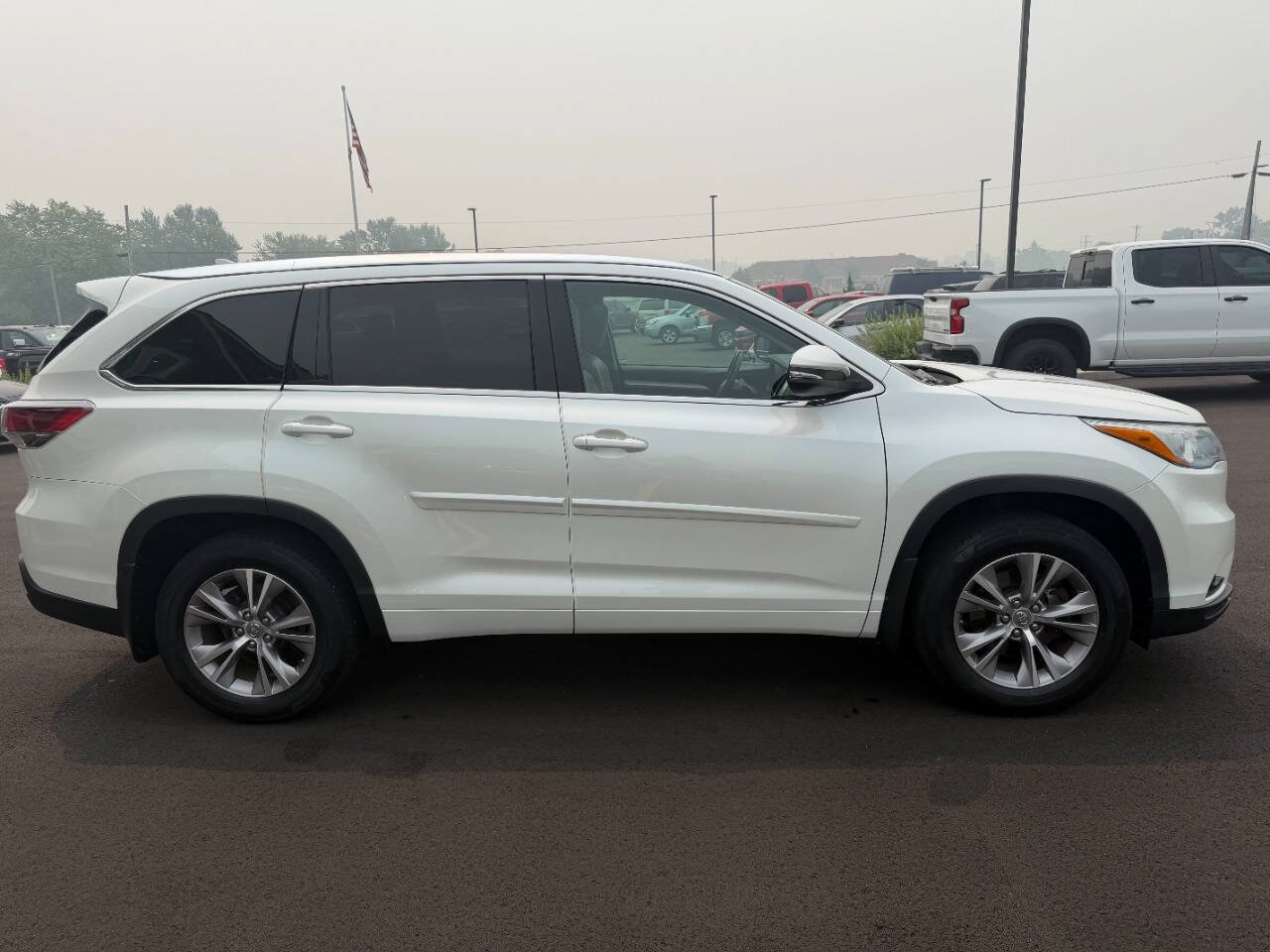 Used 2015 Toyota Highlander XLE AWD/4WD image 6
