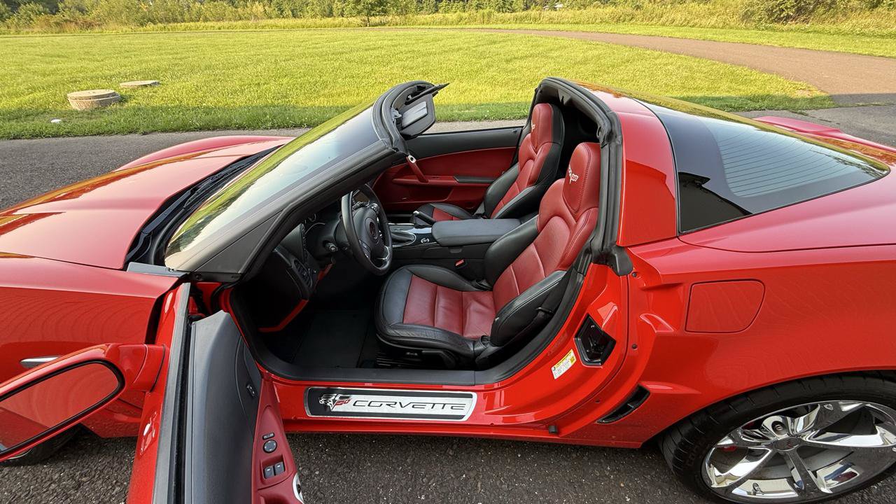 Used 2013 Chevrolet Corvette Grand Sport w/ 2LT Preferred Equipment Group RWD image 33