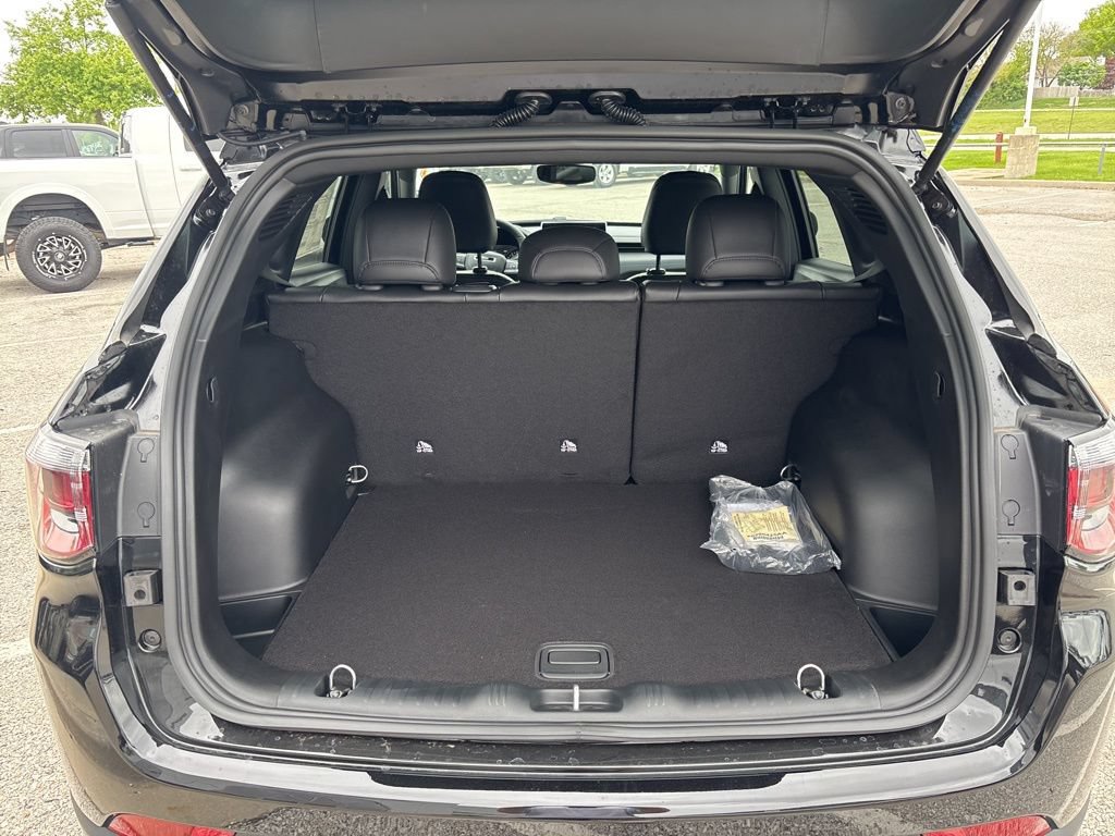 New 2026 Jeep Compass Latitude AWD/4WD image 35