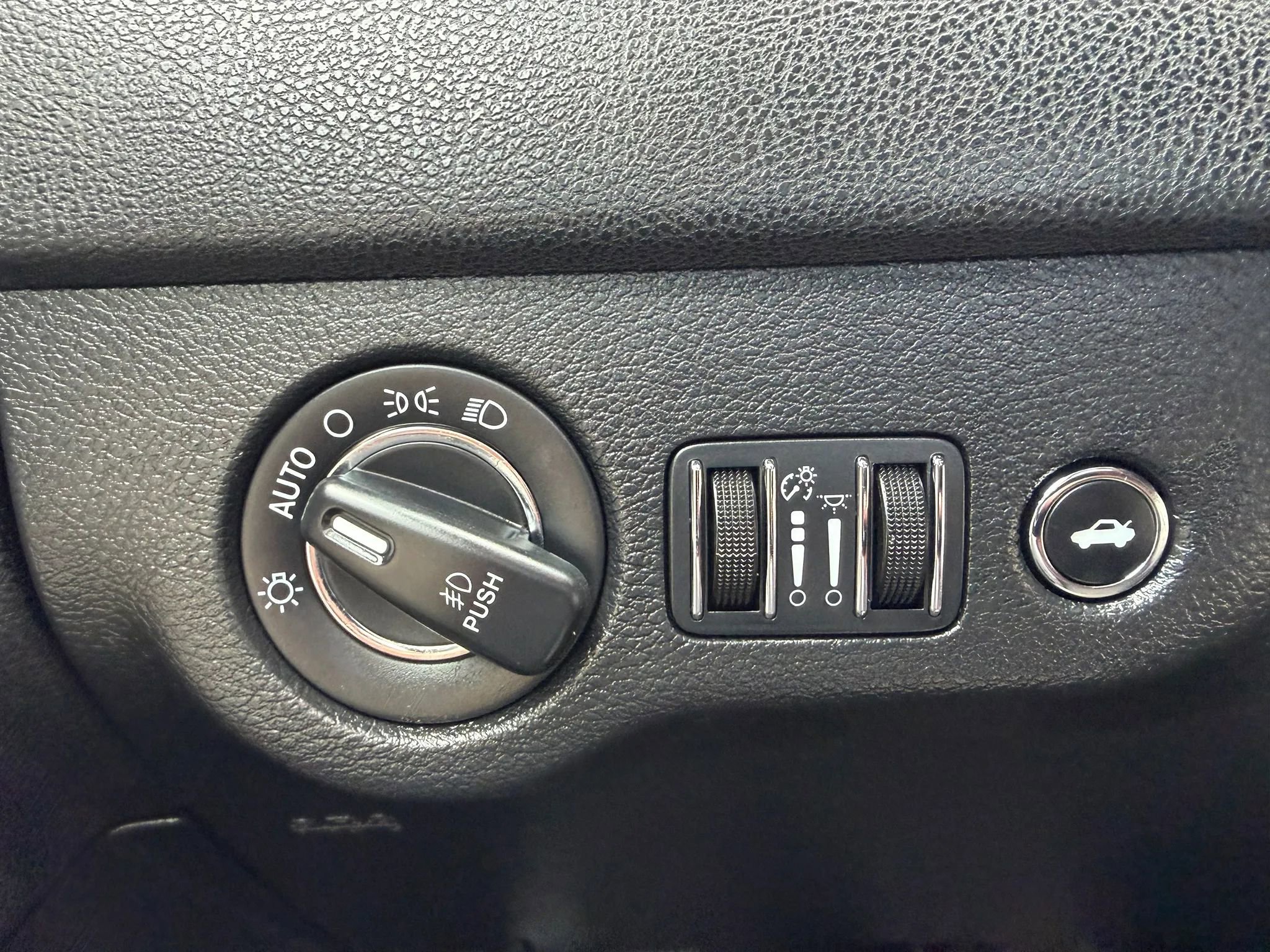 Used 2015 Chrysler 300 C w/ Light Group AWD/4WD image 34