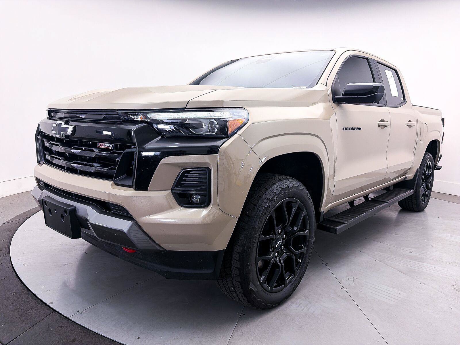 Used 2024 Chevrolet Colorado Z71 w/ LPO, Dark Essentials Package AWD/4WD image 14