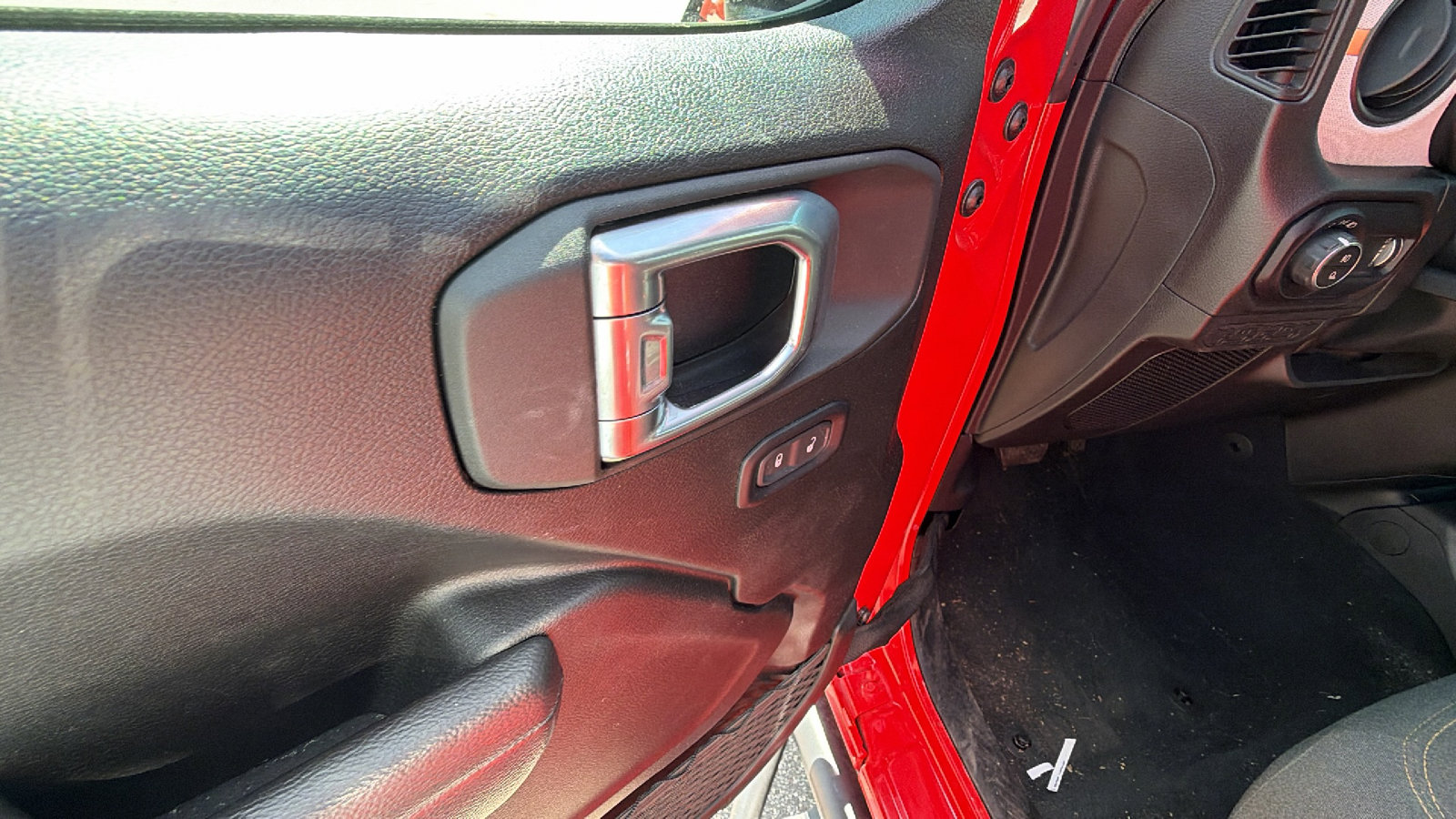 Used 2025 Jeep Gladiator Sport AWD/4WD image 15