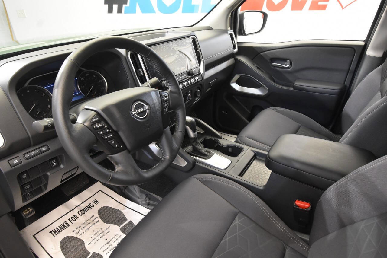 Used 2025 Nissan Frontier SV w/ SV Convenience Package image 12