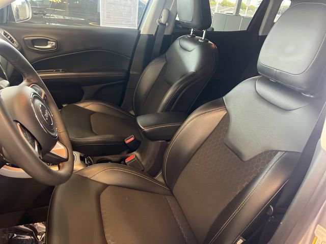 Used 2021 Jeep Compass Latitude w/ Driver Assistance Group FWD image 18