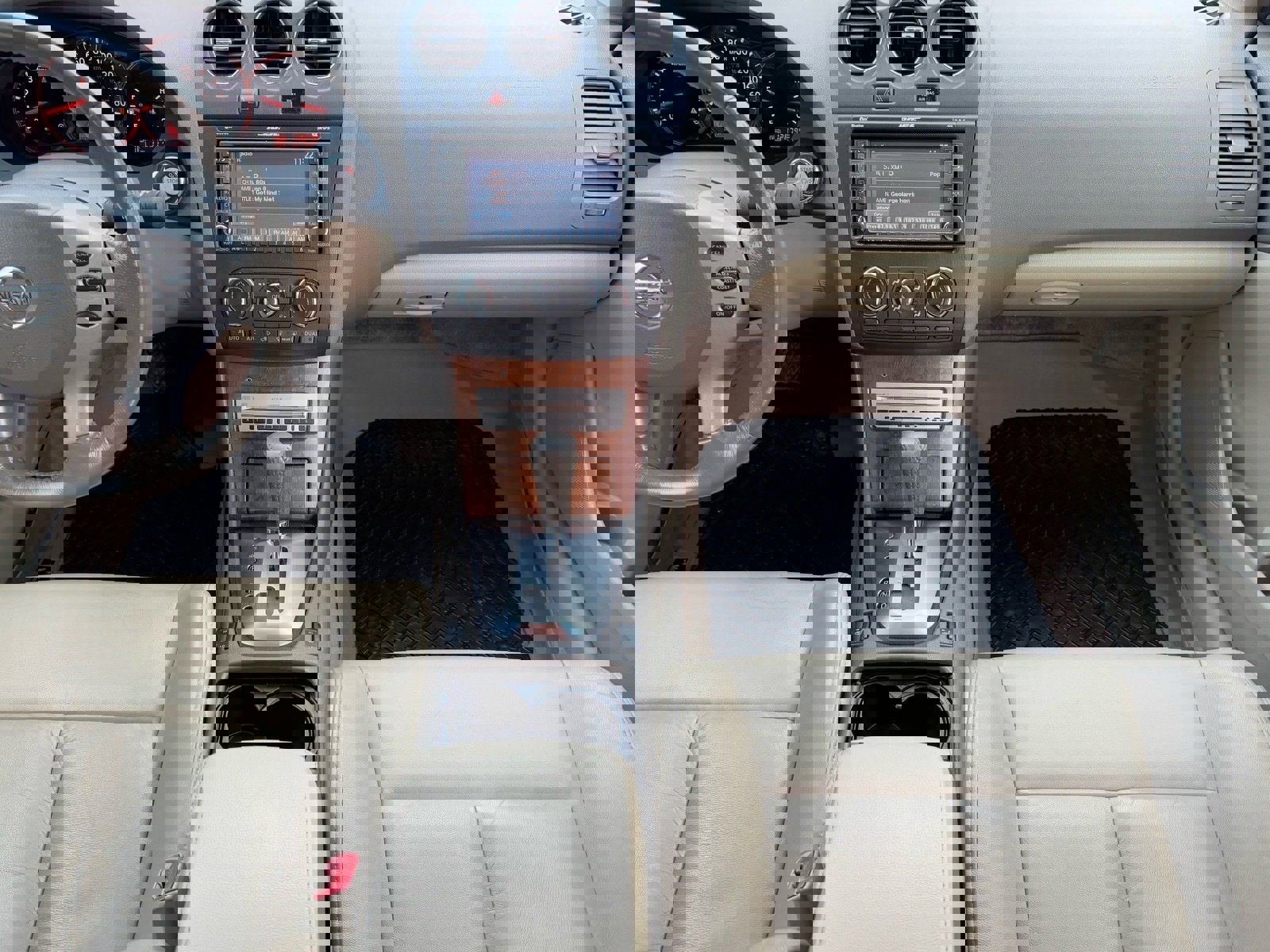 Used 2008 Nissan Altima 3.5 SE w/ Technology Pkg image 16