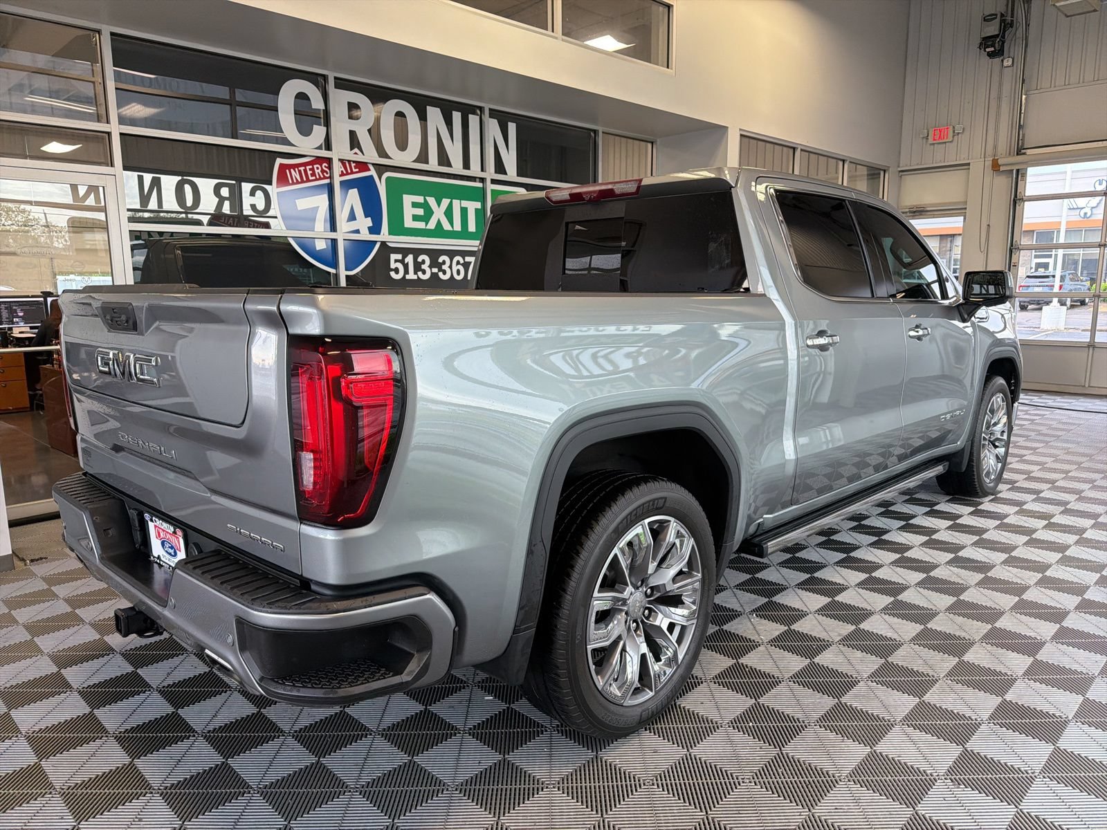 Used 2023 GMC Sierra 1500 Denali w/ Denali Reserve Package AWD/4WD image 6