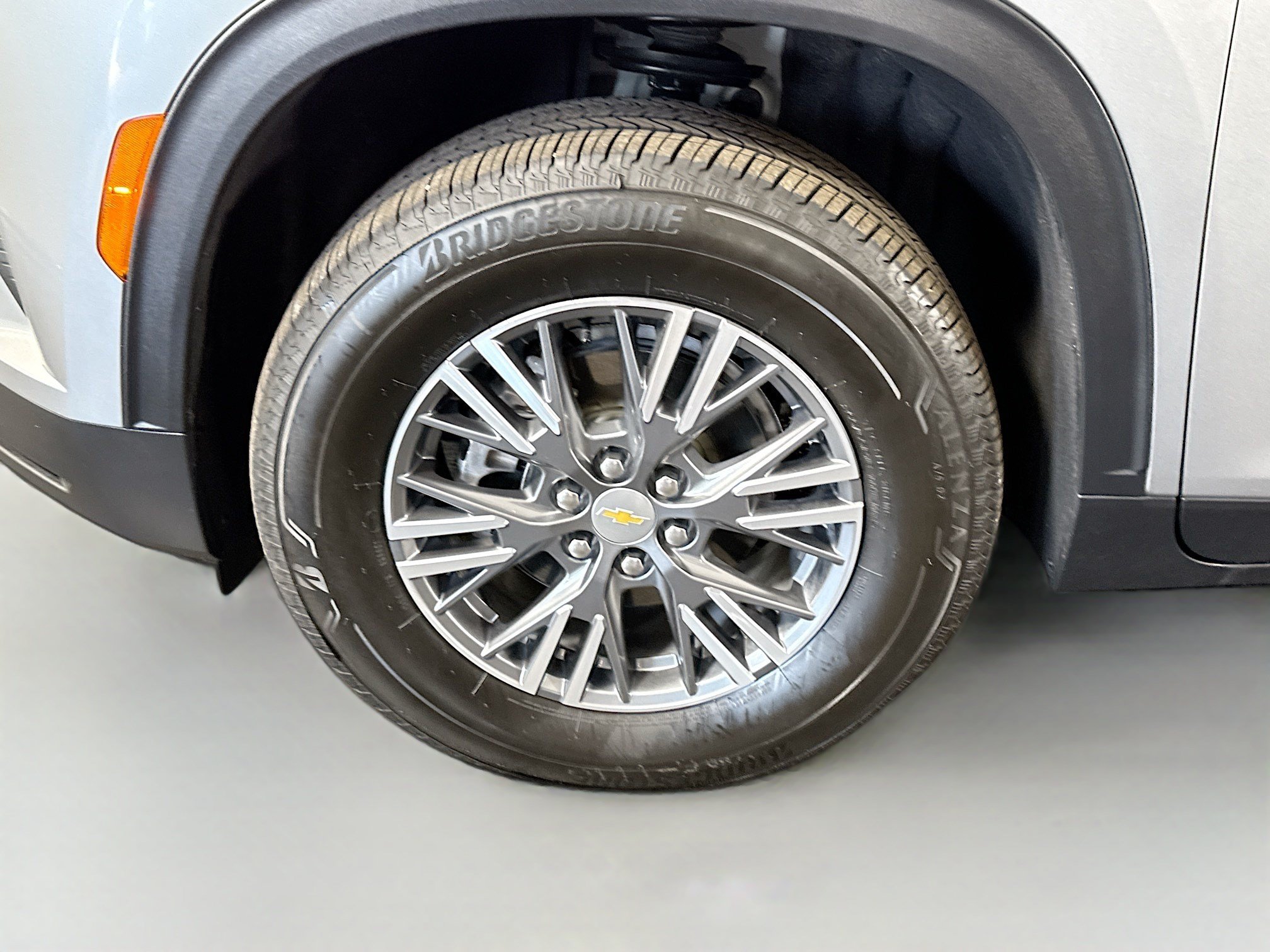 Used 2026 Chevrolet Traverse LT FWD image 38