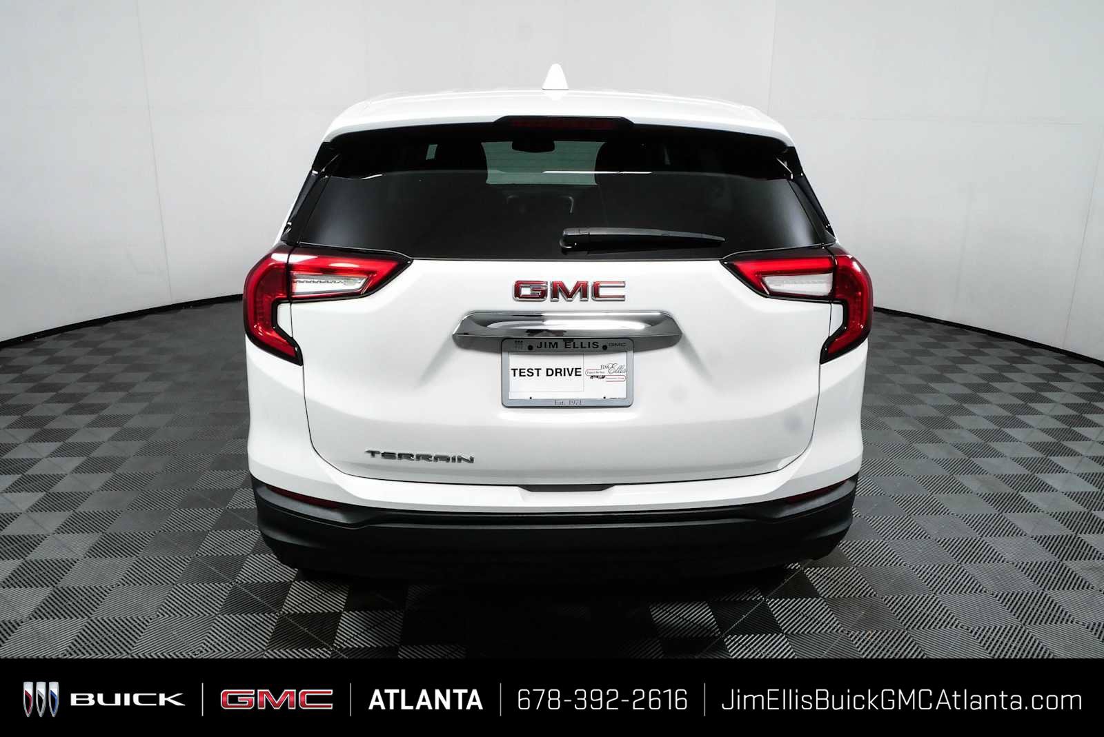 Used 2023 GMC Terrain SLE FWD image 26