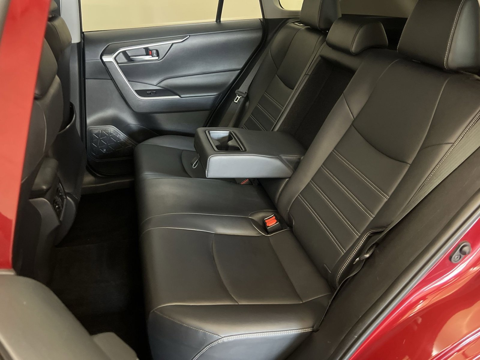 Used 2019 Toyota RAV4 XLE Premium w/ Cold Weather Package AWD/4WD image 24