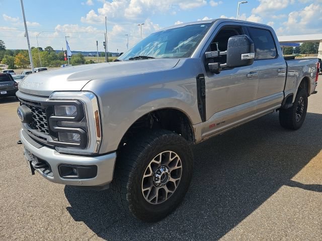 Used 2024 Ford F250 Lariat w/ Lariat Ultimate Package AWD/4WD image 3