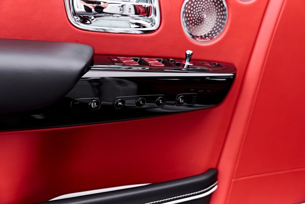 Used 2021 Rolls-Royce Phantom Sedan RWD image 52