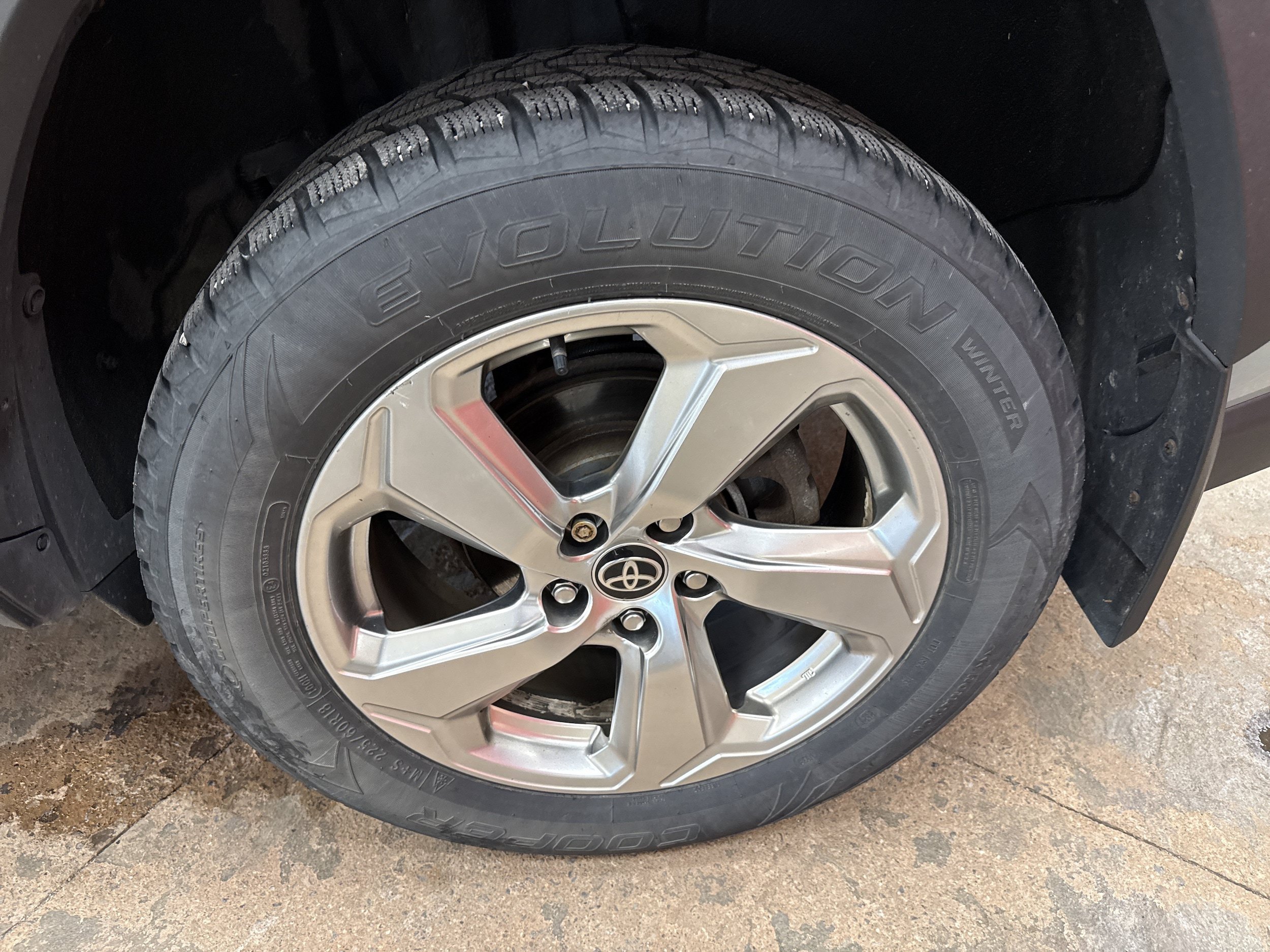 Used 2021 Toyota RAV4 XLE Premium AWD/4WD image 7