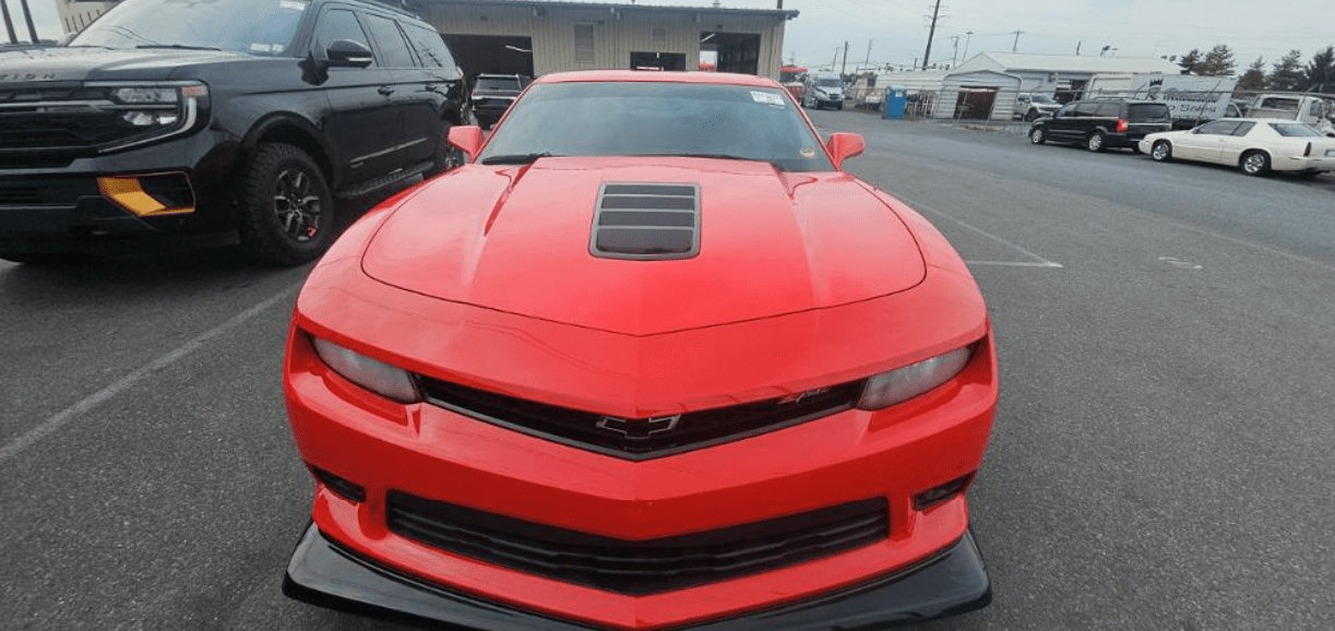 Used 2015 Chevrolet Camaro Z/28 RWD image 2