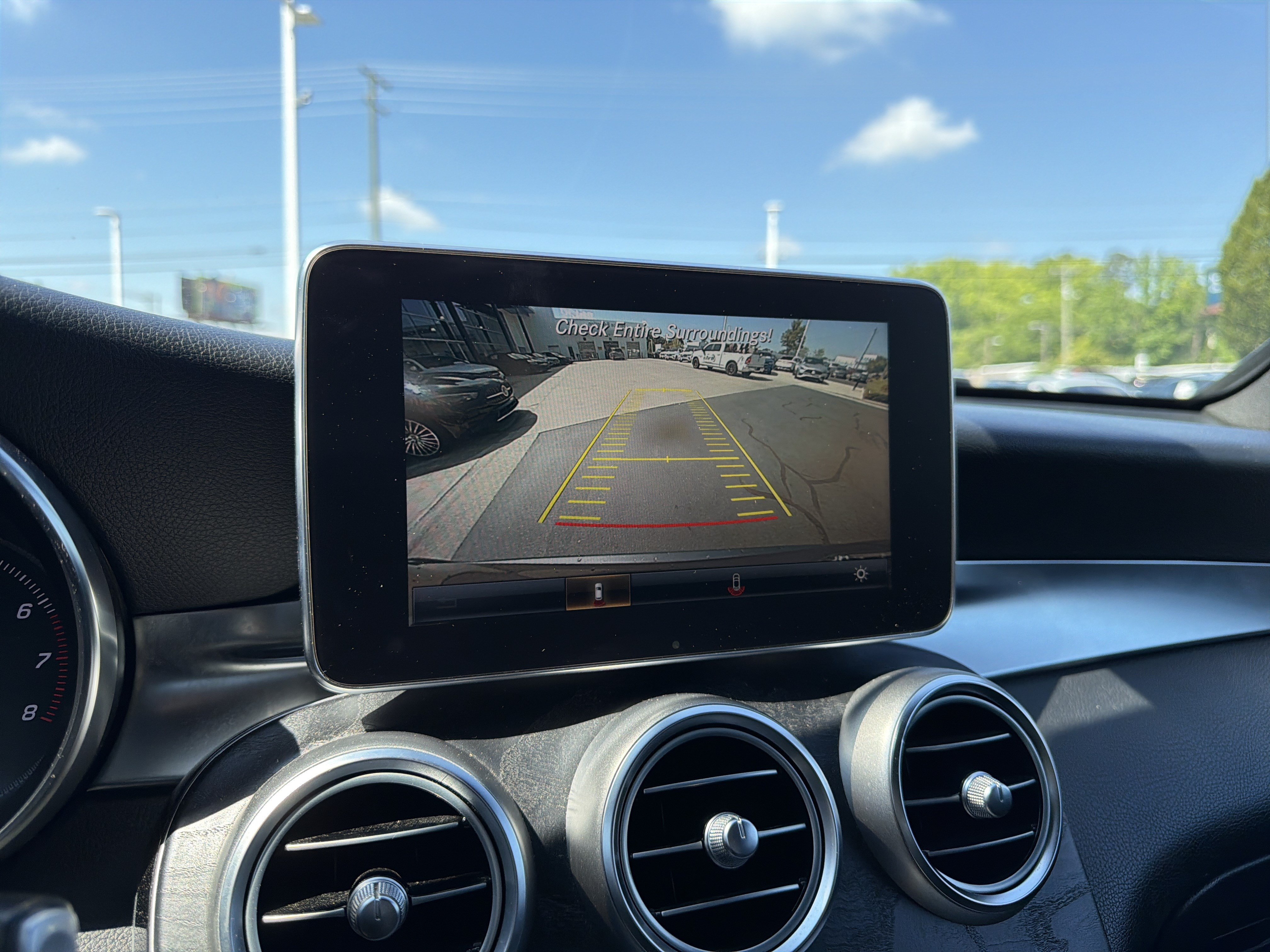 Used 2018 Mercedes-Benz GLC 300 4MATIC image 25