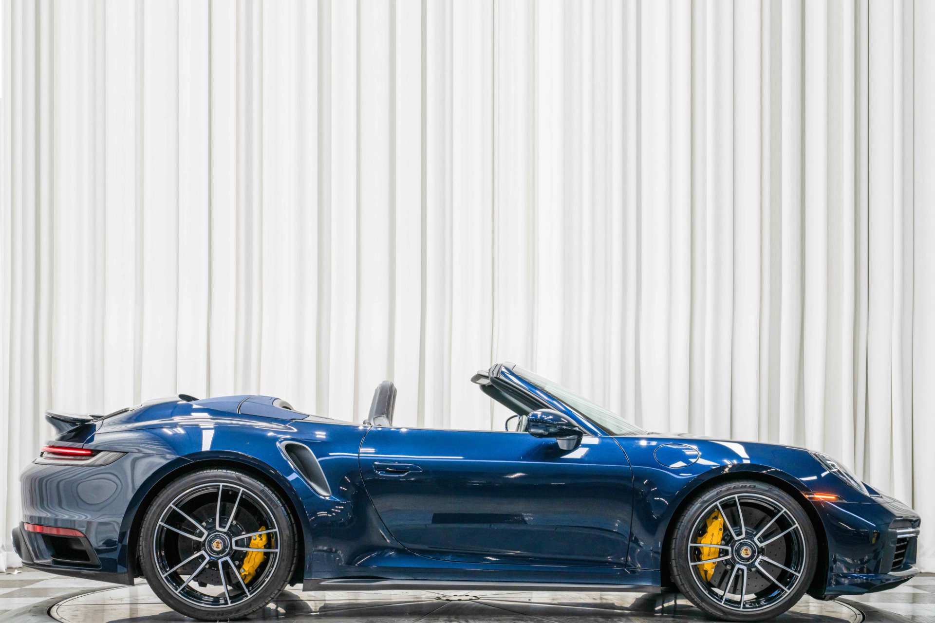 Used 2021 Porsche 911 Turbo S image 2