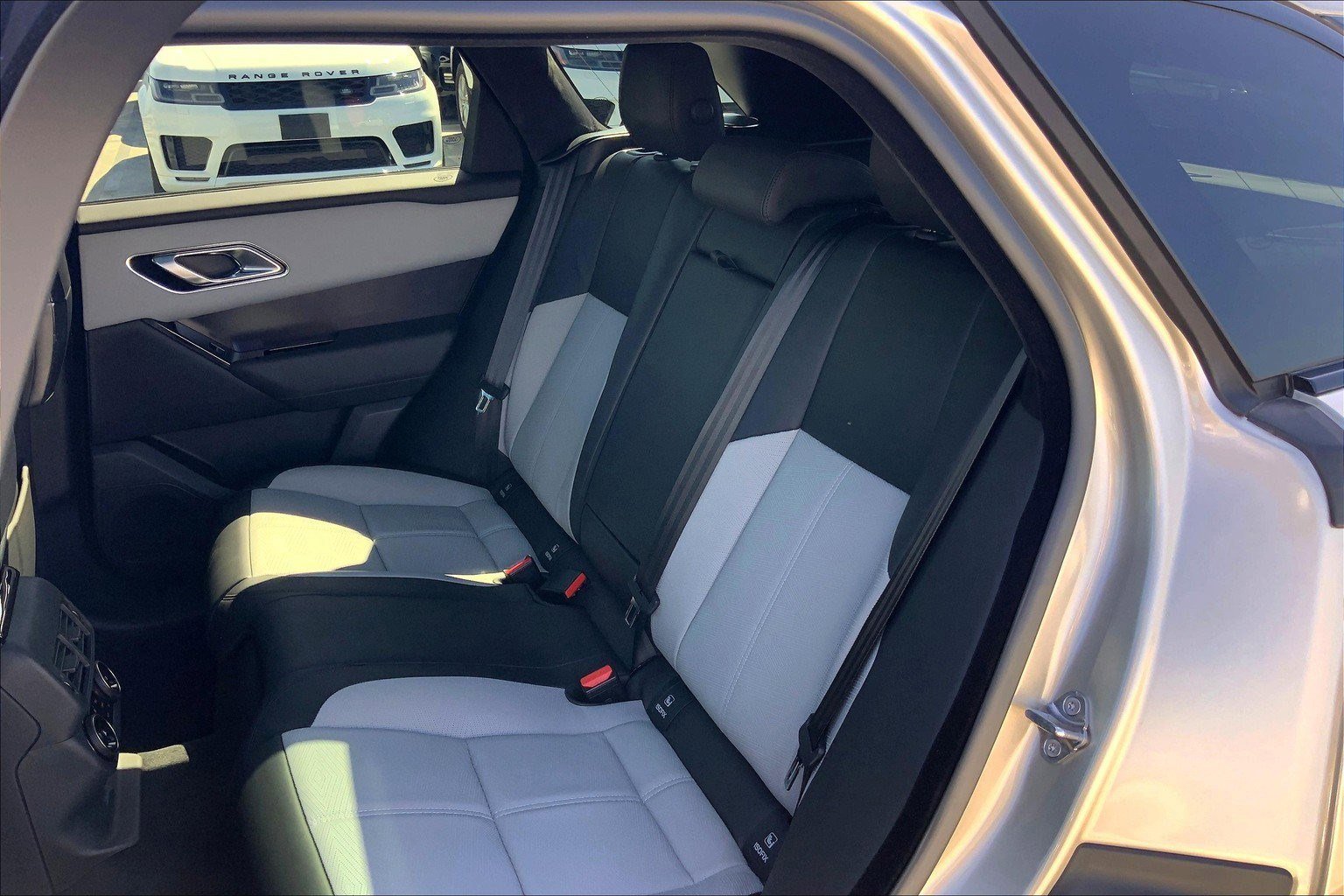 New 2026 Land Rover Range Rover Velar Autobiography image 9