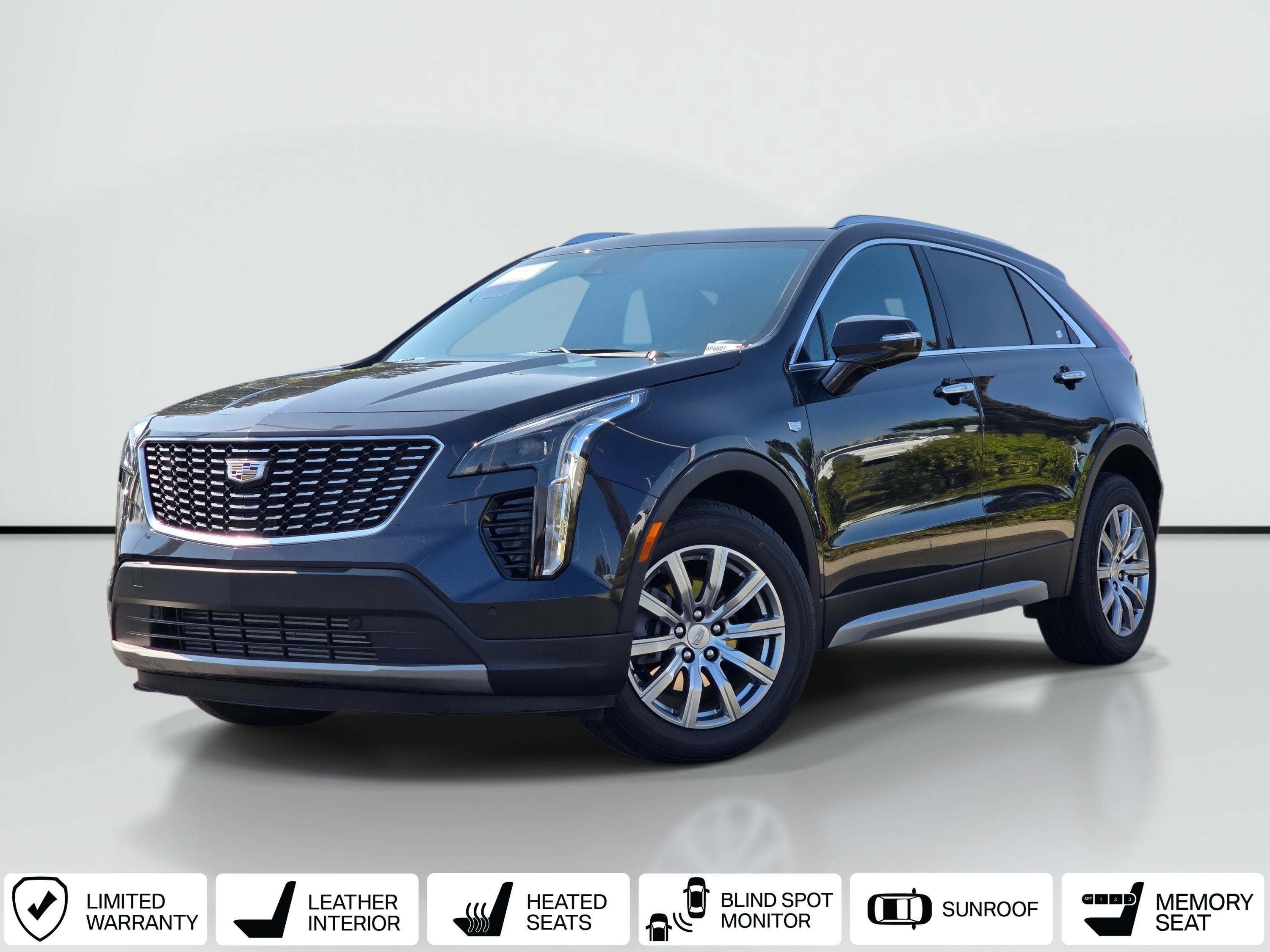 Used 2023 Cadillac XT4 Premium Luxury AWD/4WD image 1