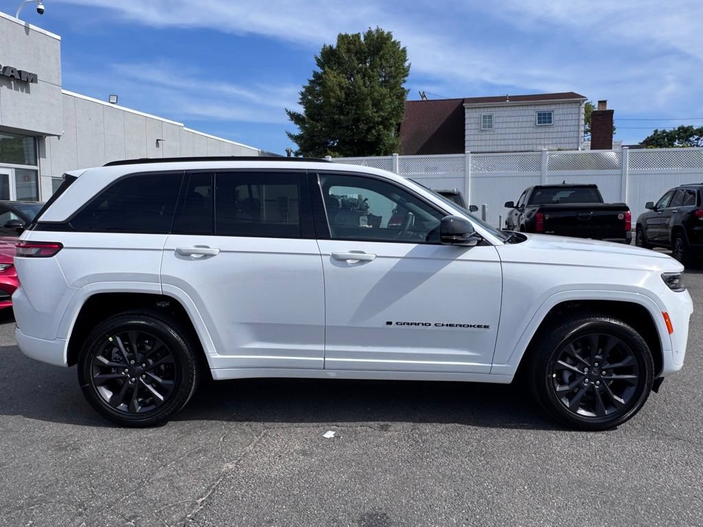 New 2026 Jeep Grand Cherokee Limited AWD/4WD image 8