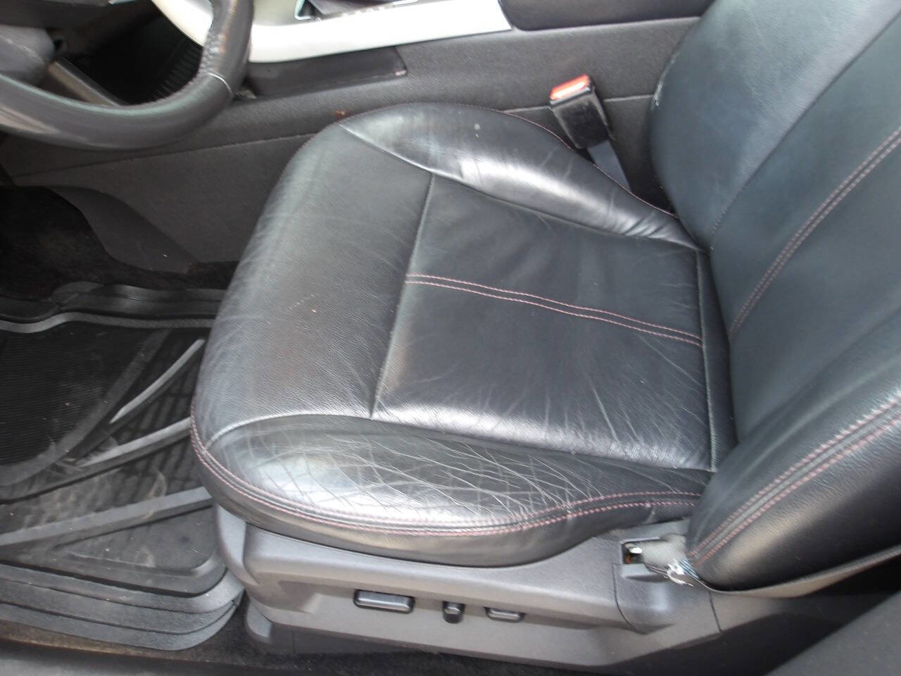 Used 2012 Ford Edge SEL FWD image 21
