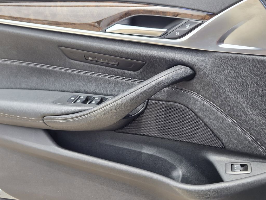Used 2019 BMW 530i xDrive AWD/4WD image 30