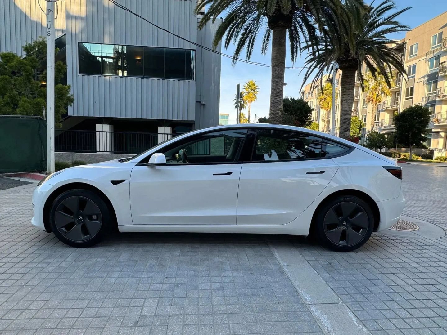 Used 2022 Tesla Model 3 Long Range AWD/4WD image 6
