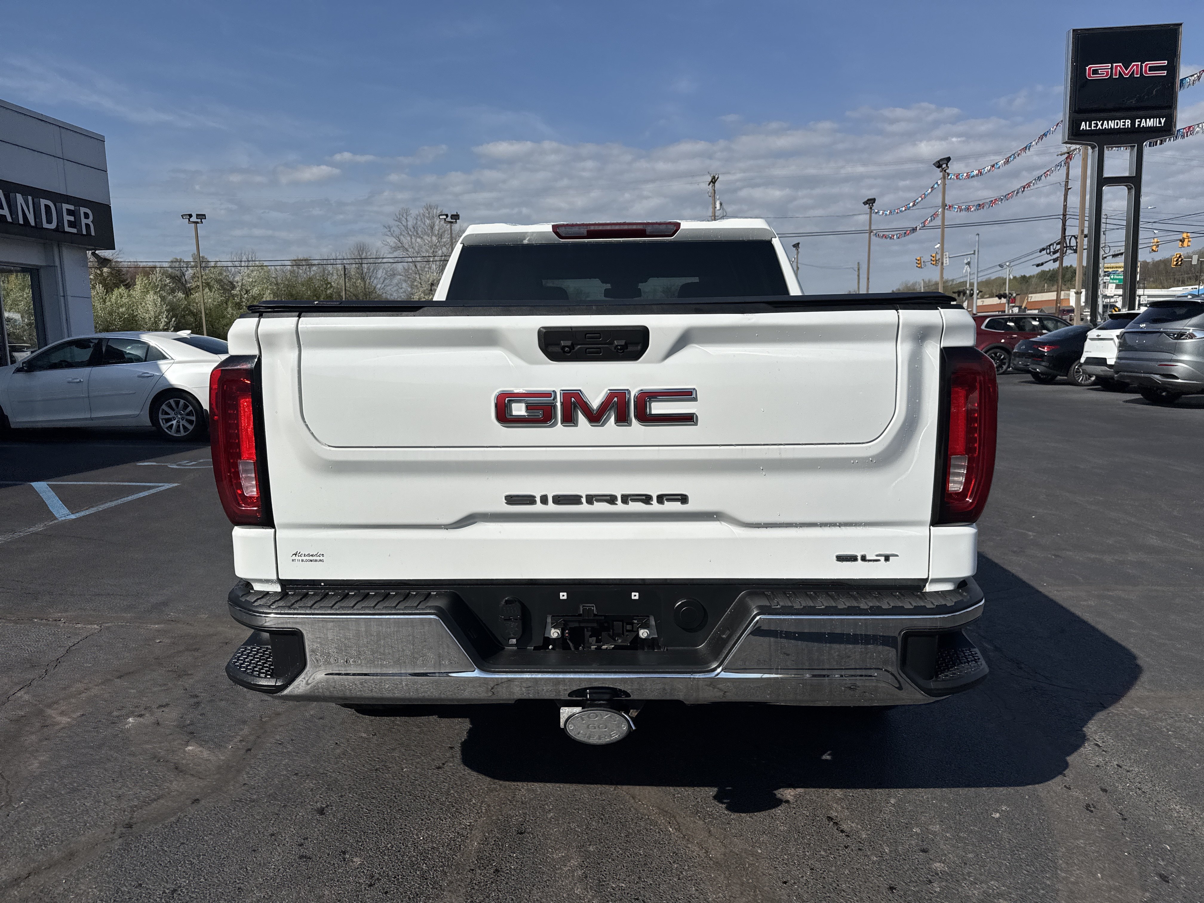 Used 2023 GMC Sierra 1500 SLT w/ SLT Premium Package AWD/4WD video 4