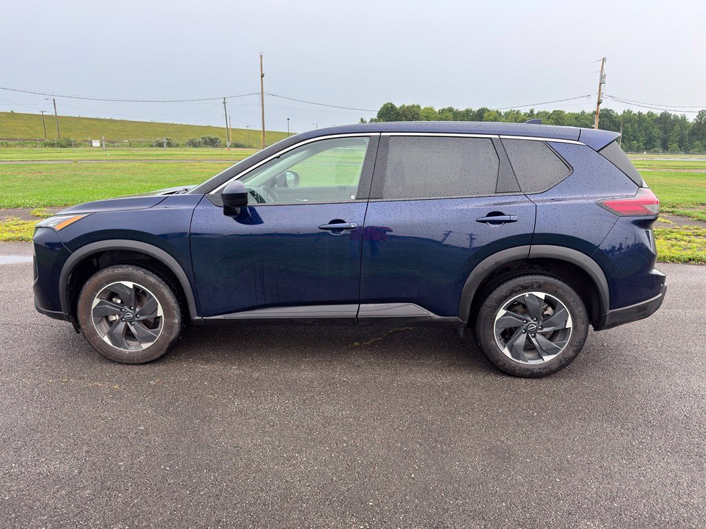 Used 2024 Nissan Rogue SV AWD/4WD image 19