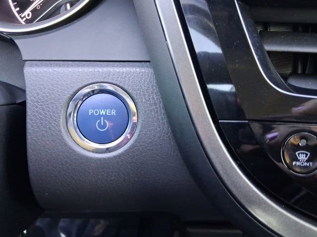 Used 2022 Toyota Camry XLE w/ Cold Weather Package image 22