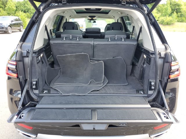 Used 2024 BMW X7 xDrive40i w/ Premium Package AWD/4WD image 8