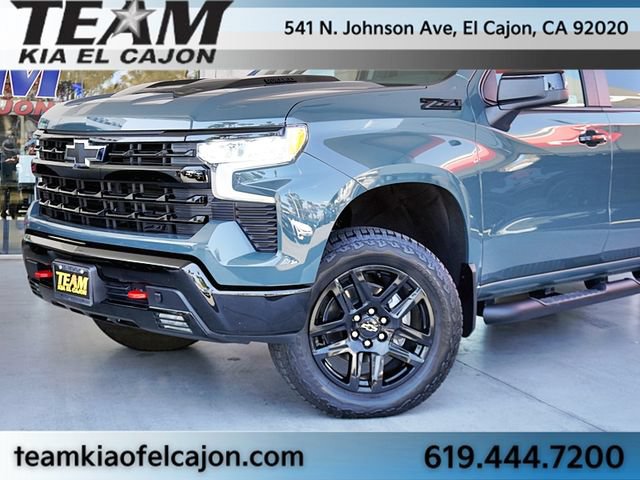 Used 2026 Chevrolet Silverado 1500 LT Trail Boss w/ LPO, Dark Essentials Package AWD/4WD image 3
