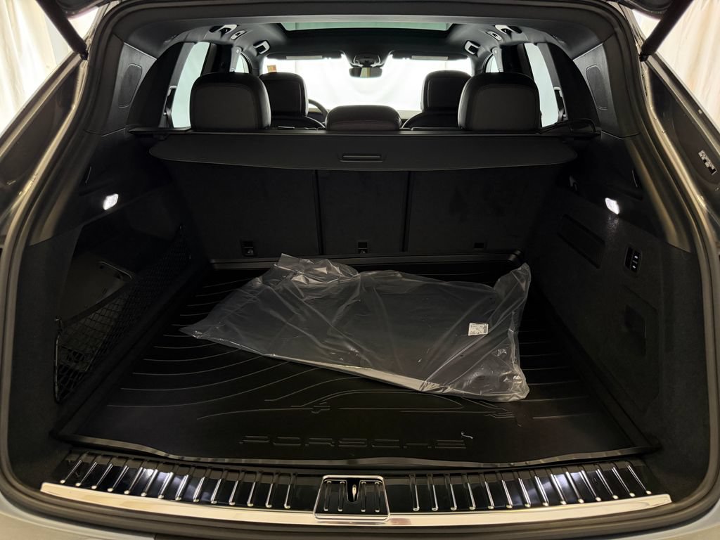New 2026 Porsche Cayenne S AWD/4WD image 28