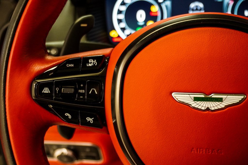 Used 2021 Aston Martin DBX image 30