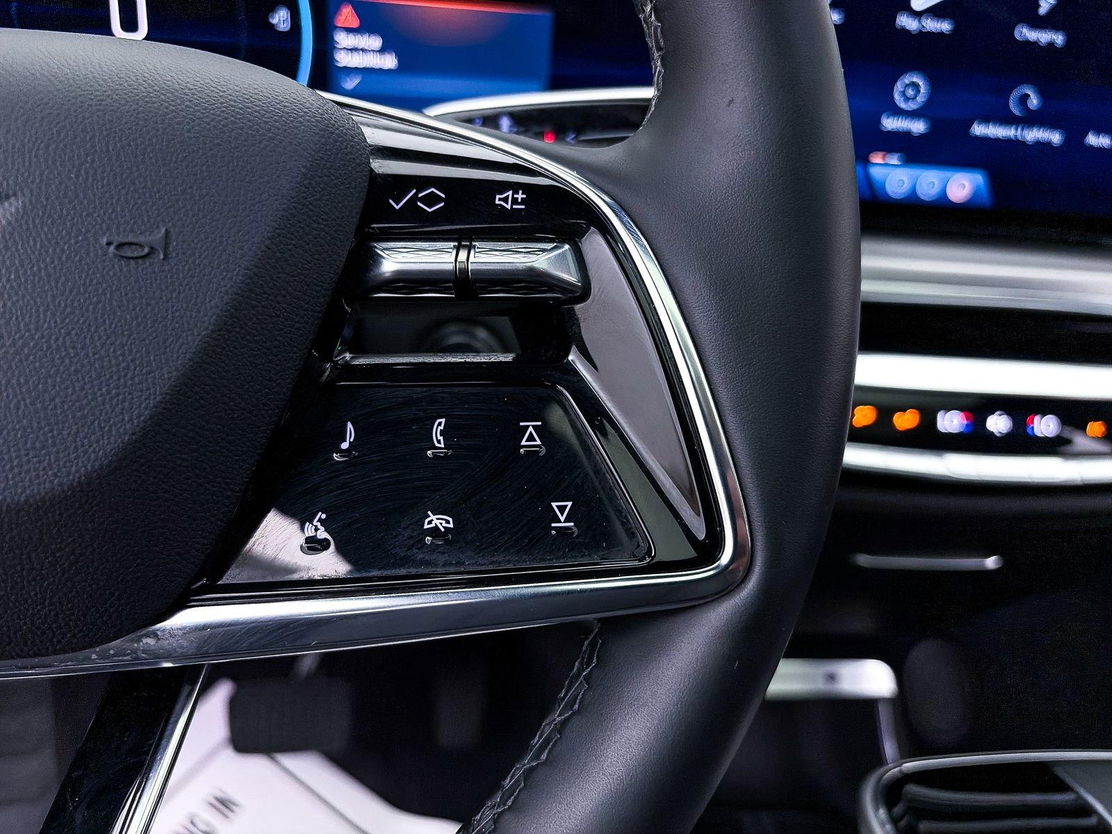 Used 2025 Cadillac Lyriq Sport image 33