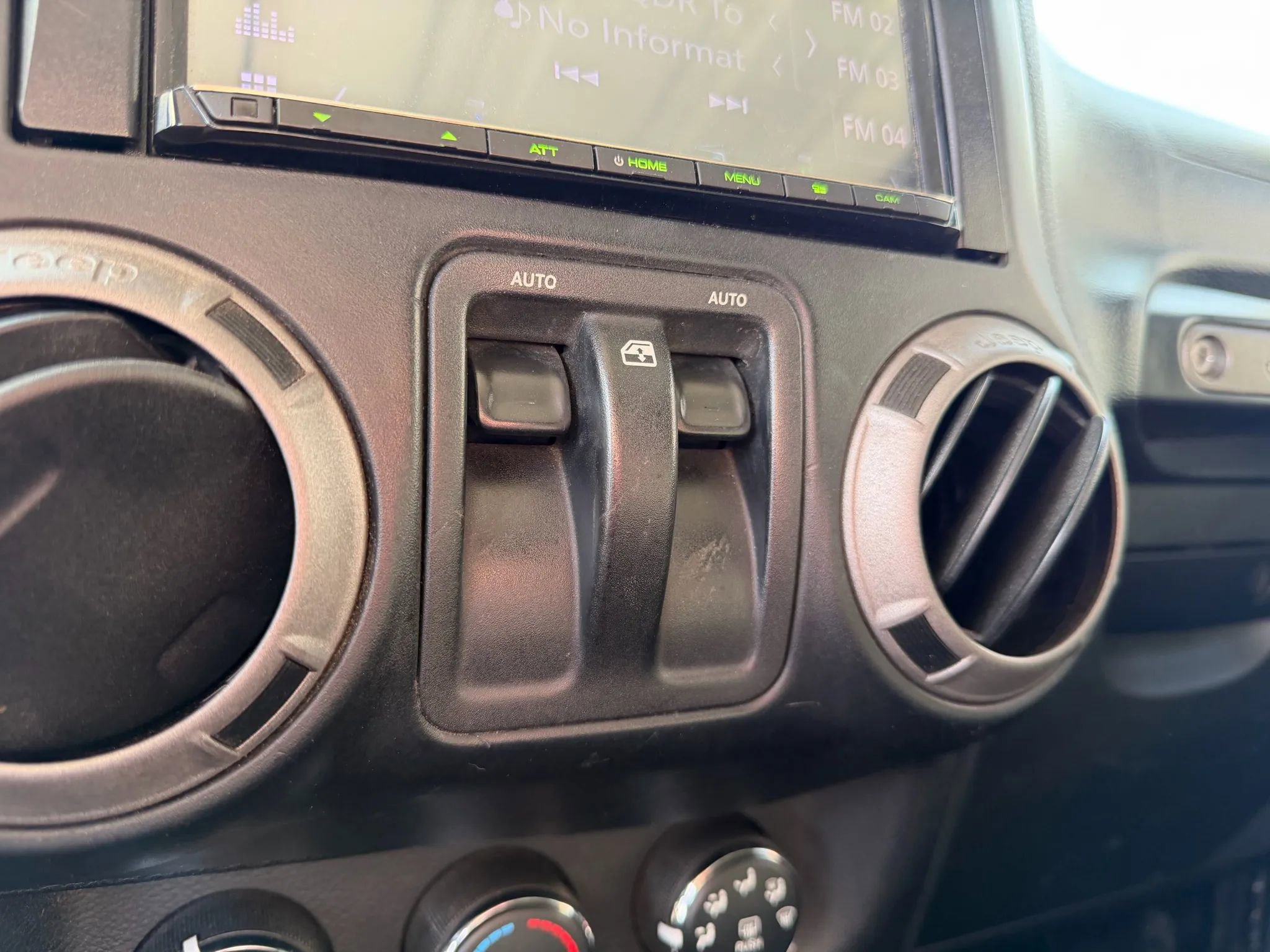 Used 2012 Jeep Wrangler Sport image 13