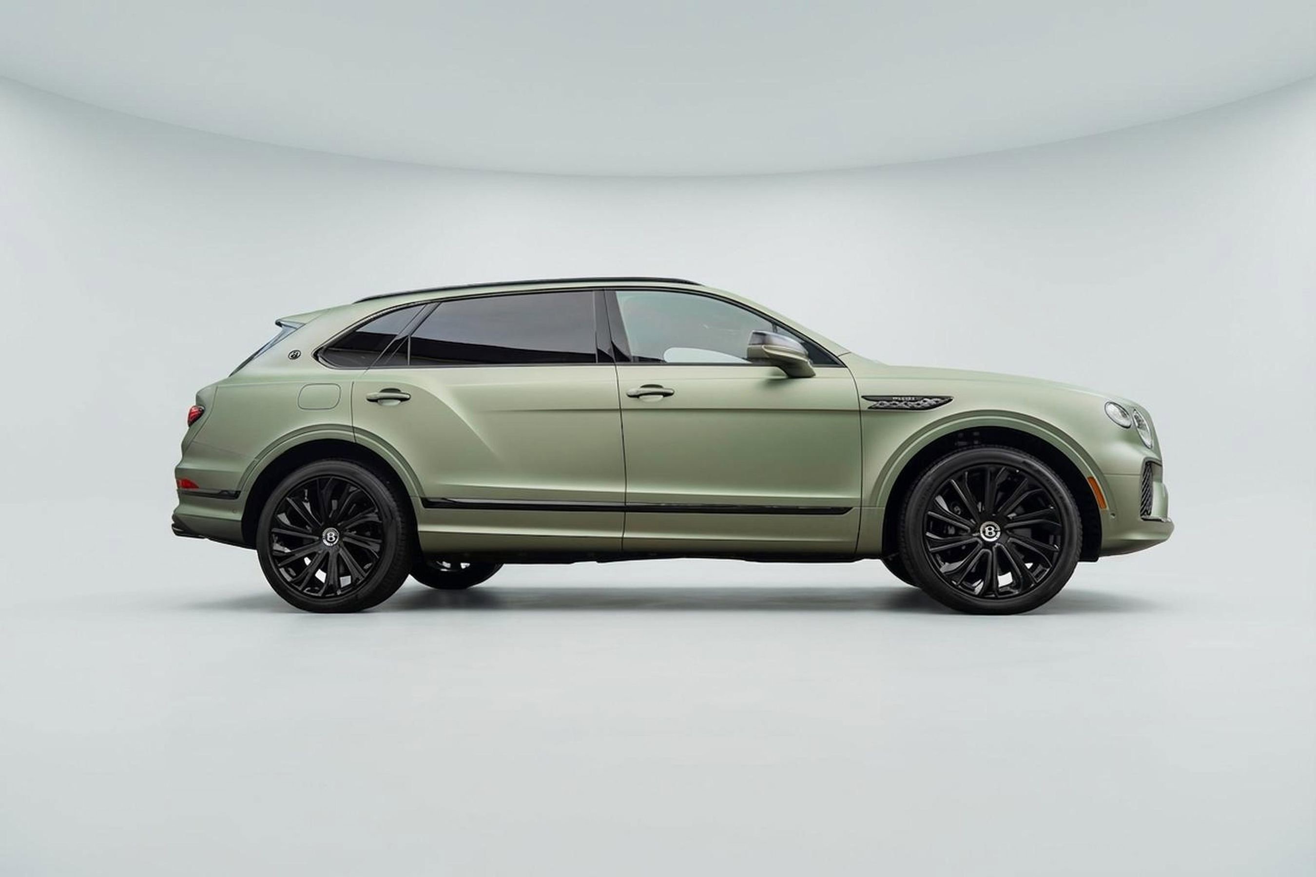 Used 2025 Bentley Bentayga Extended Wheelbase AWD/4WD image 5