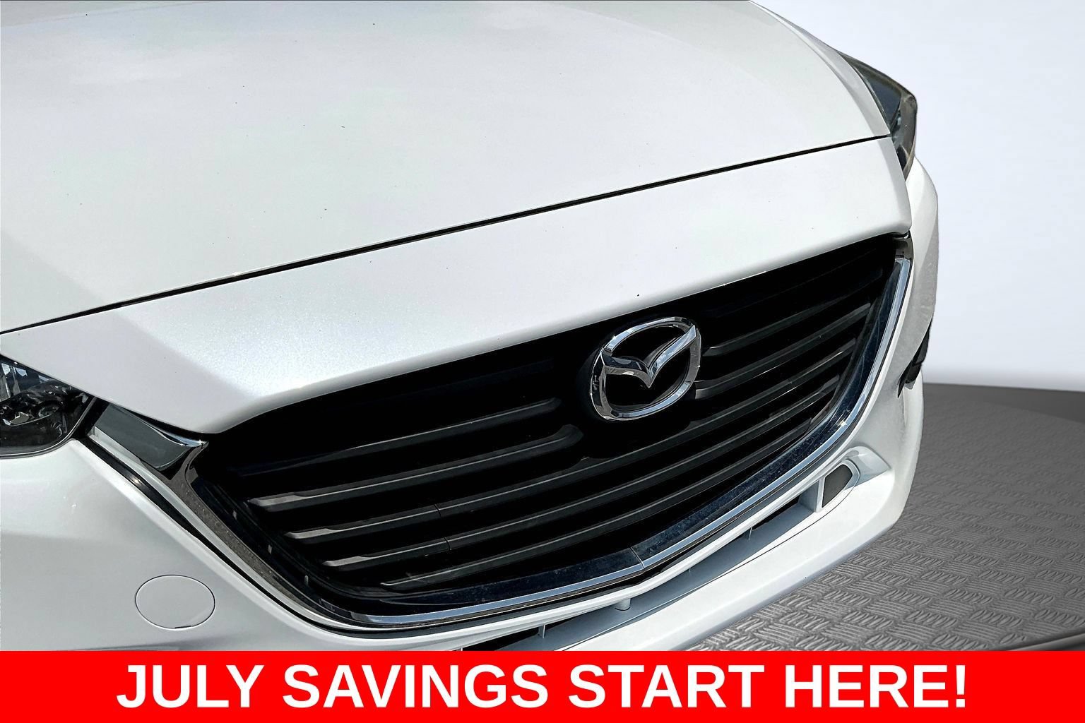 Used 2018 MAZDA MAZDA3 Touring FWD image 39