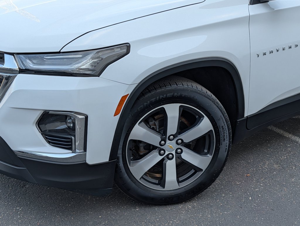Used 2023 Chevrolet Traverse LT w/ LT Premium Package AWD/4WD image 29