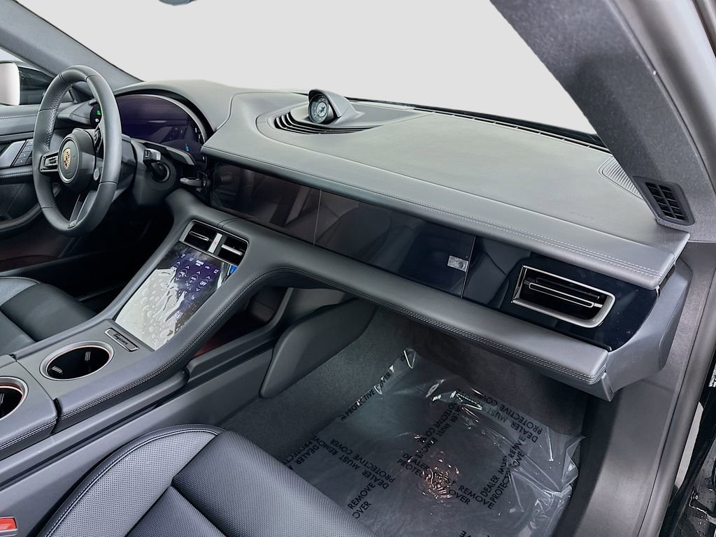 New 2025 Porsche Taycan image 31