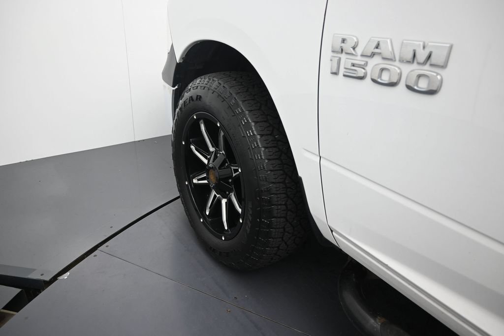 Used 2018 RAM 1500 ST w/ SXT Appearance Group AWD/4WD image 12