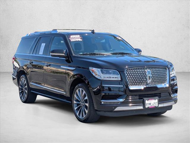 Used 2021 Lincoln Navigator L Reserve w/ Cargo Convenience Package RWD image 3