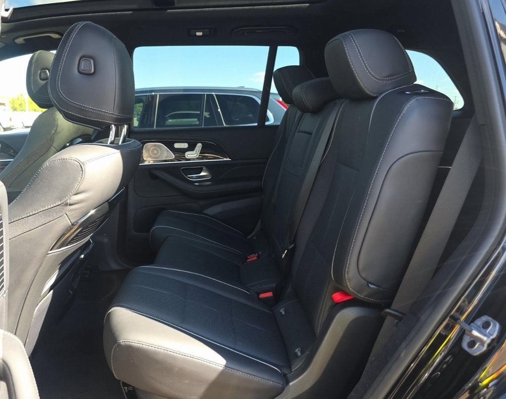 Used 2024 Mercedes-Benz GLS 580 4MATIC image 4