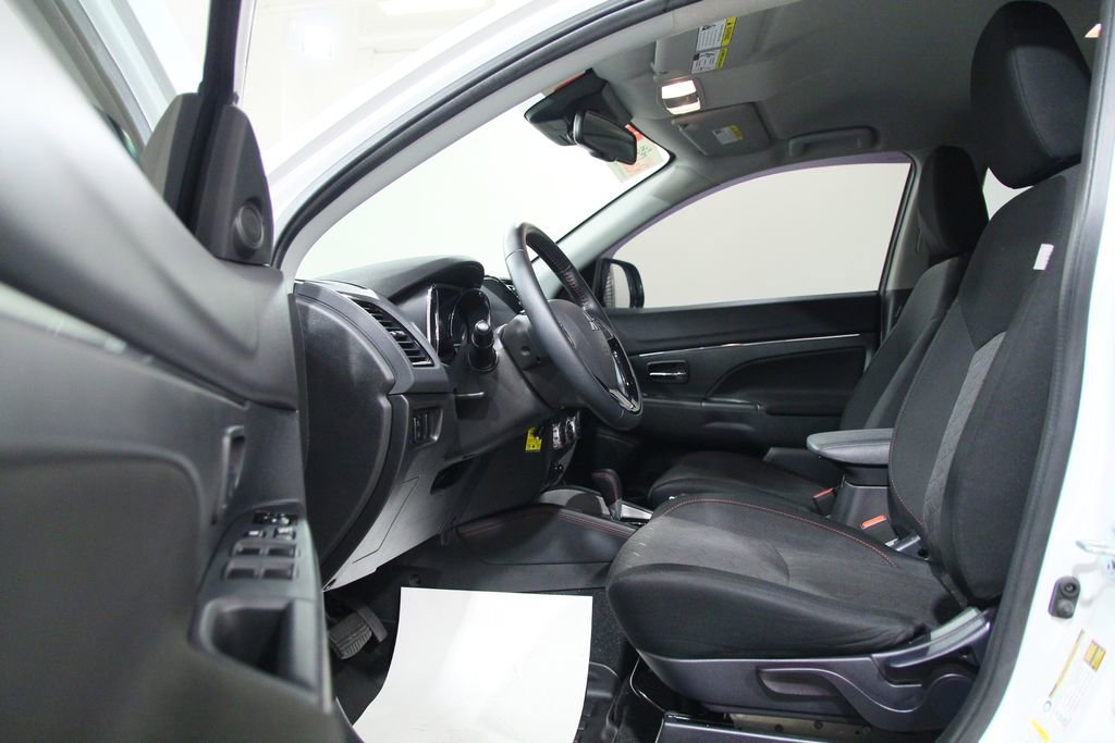 Used 2021 Mitsubishi Outlander Sport LE image 4