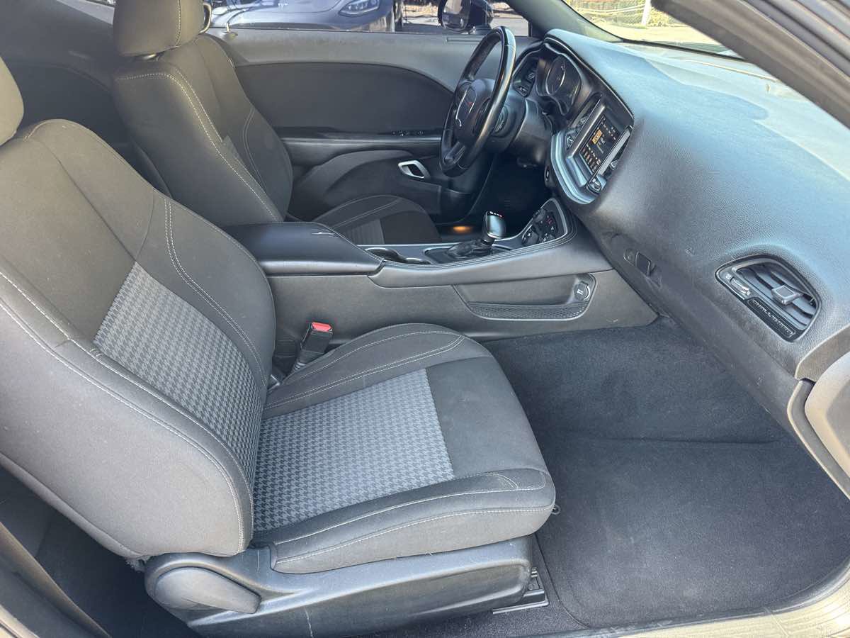 Used 2020 Dodge Challenger SXT RWD image 15
