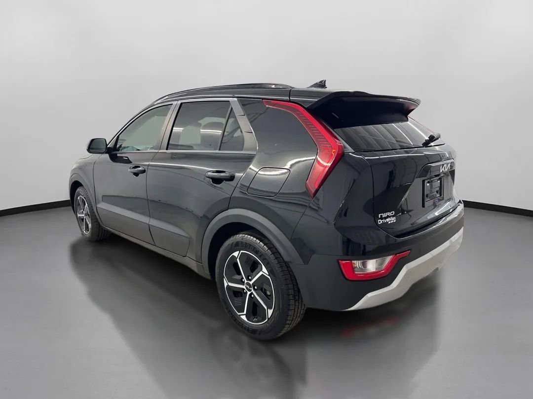 Used 2023 Kia Niro EX image 7