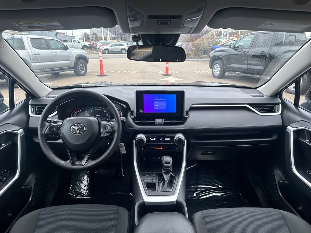 Used 2023 Toyota RAV4 LE AWD/4WD image 11