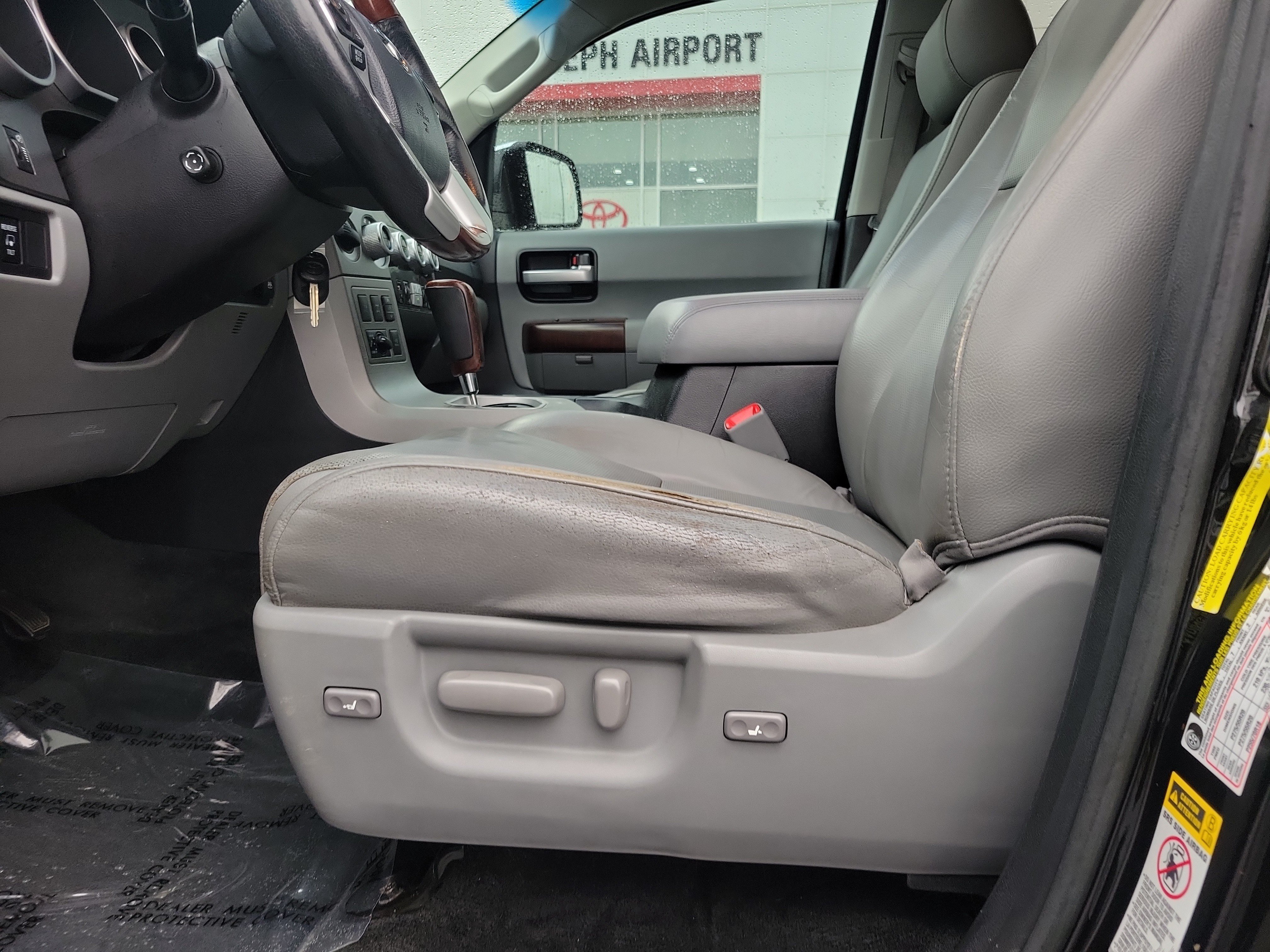 Used 2017 Toyota Sequoia Platinum AWD/4WD image 16