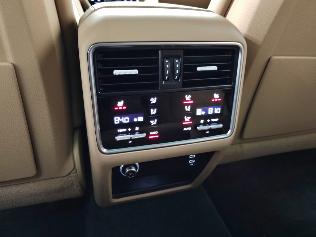Used 2021 Porsche Cayenne AWD/4WD image 34