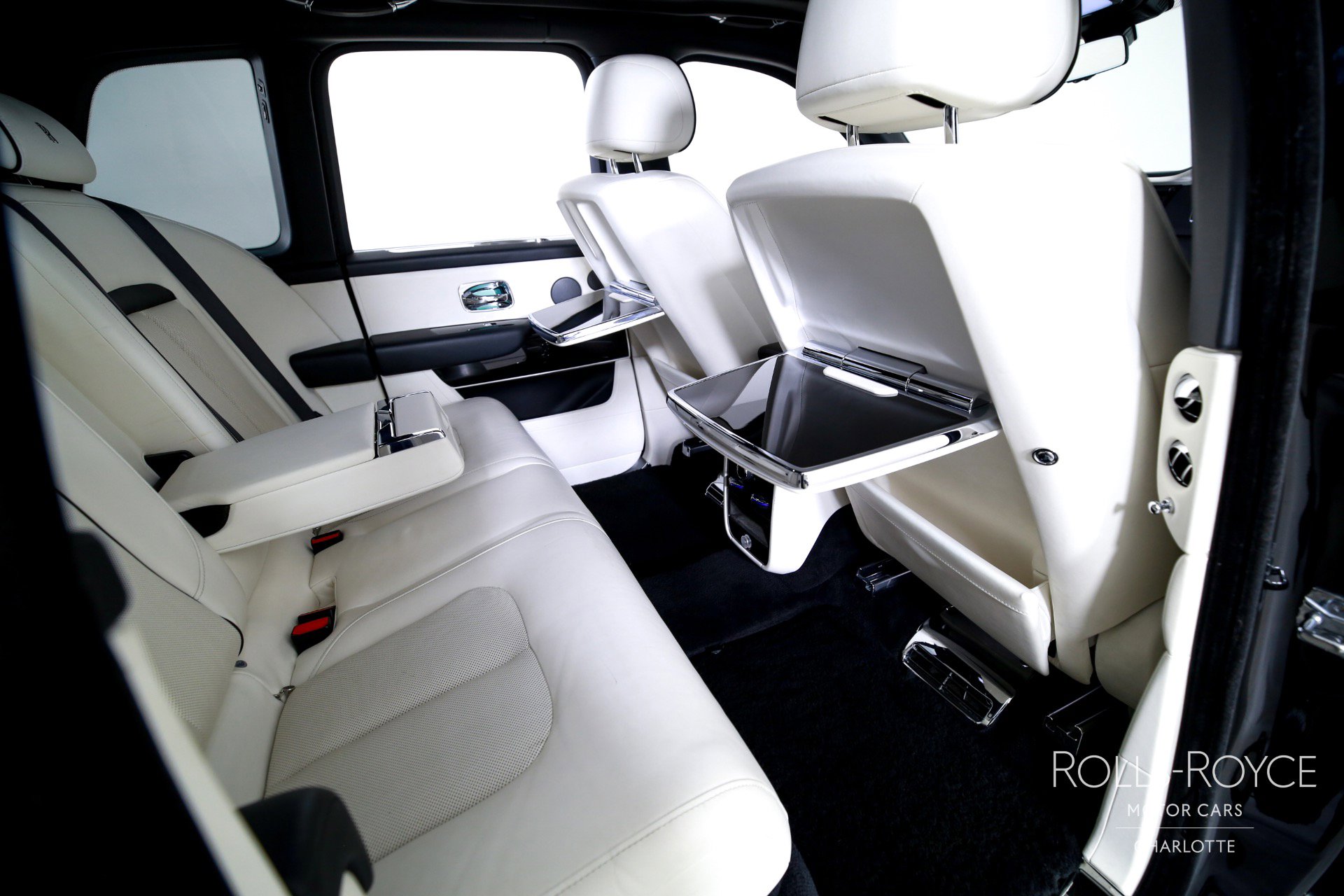 Used 2022 Rolls-Royce Cullinan image 29