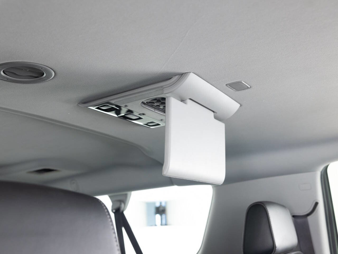 Used 2016 GMC Yukon XL Denali w/ Open Road Package image 33