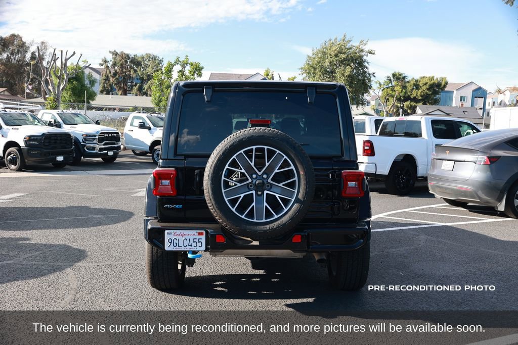 Used 2023 Jeep Wrangler Unlimited Sahara AWD/4WD image 4